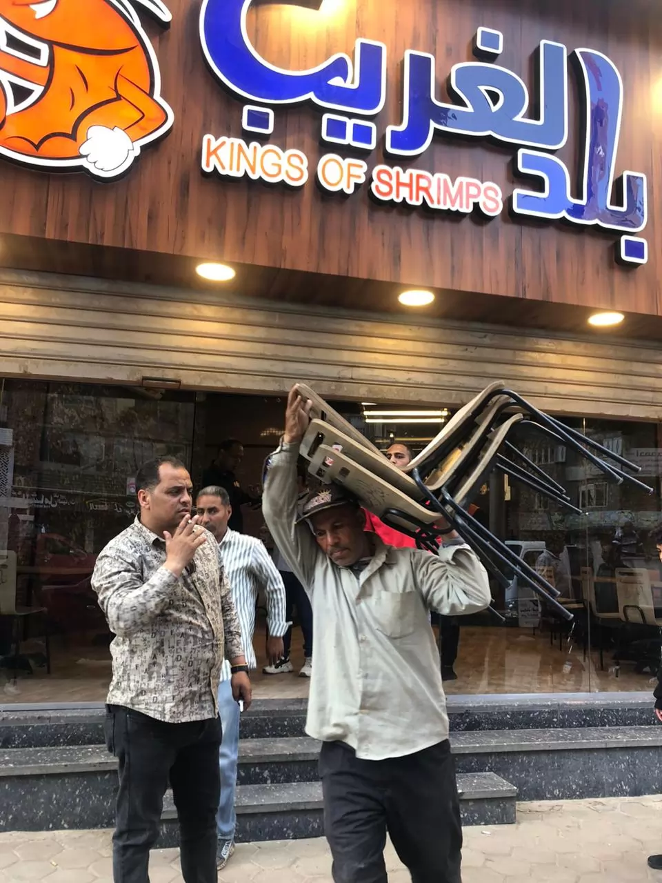  حي الهرم يقود عدة حملات ورفع عشرات المخالفات والاشغالات وازالات