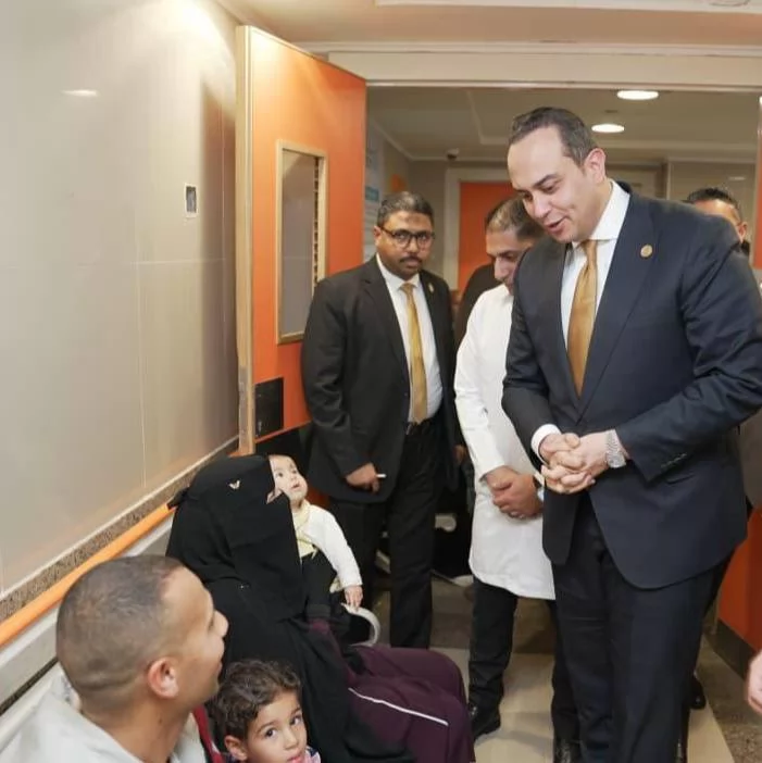 رئيس هيئة الرعاية الصحية يتفقد مجمع الإسماعيلية الطبي..صور