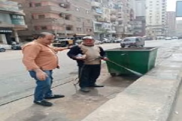 المياه المثلجة والعصائرلعمال النظافة لمواجهة حرارة الجو بالشرقية