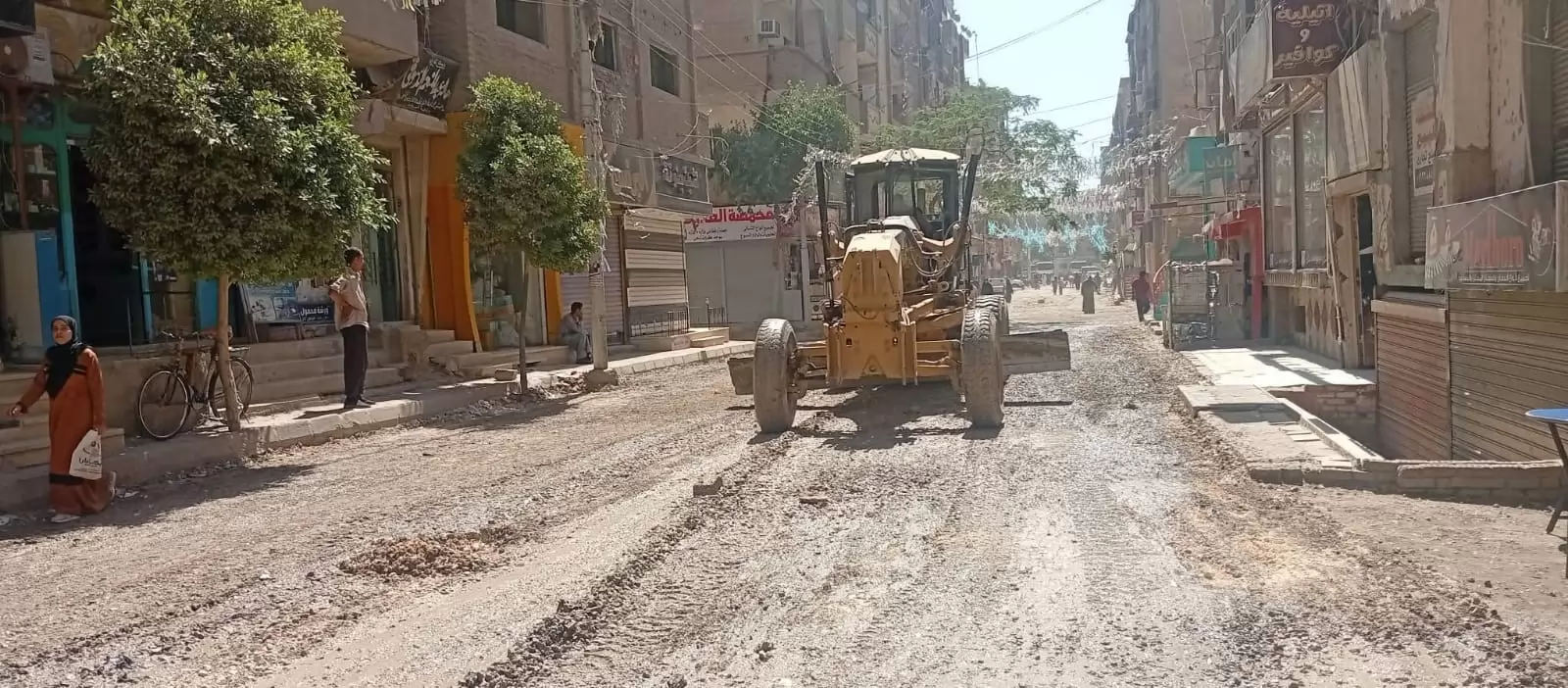 بدء رصف شارع مجلس المدينة القديم بمدينة منفلوط