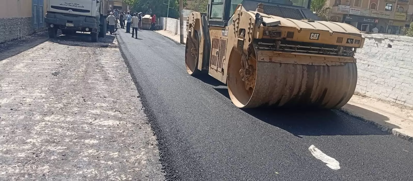 بدء رصف شارع مجلس المدينة القديم بمدينة منفلوط