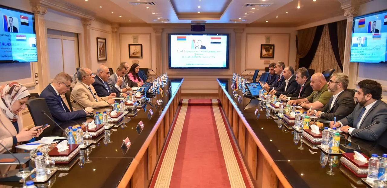 رئيس الهيئة العربية للتصنيع يبحث مع سفير أرمينيا تعزيز التعاون