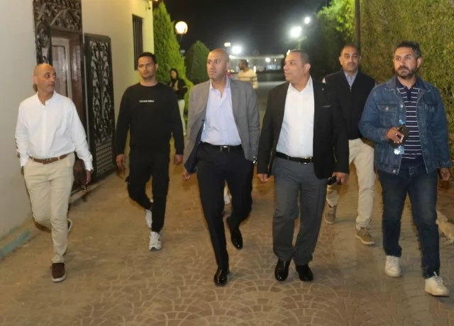 تعرف على تفاصيل زيارة رئيس جهاز مدينة الشروق لنادى جرين هيلز.. با