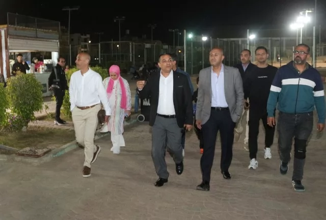 تعرف على تفاصيل زيارة رئيس جهاز مدينة الشروق لنادى جرين هيلز.. با