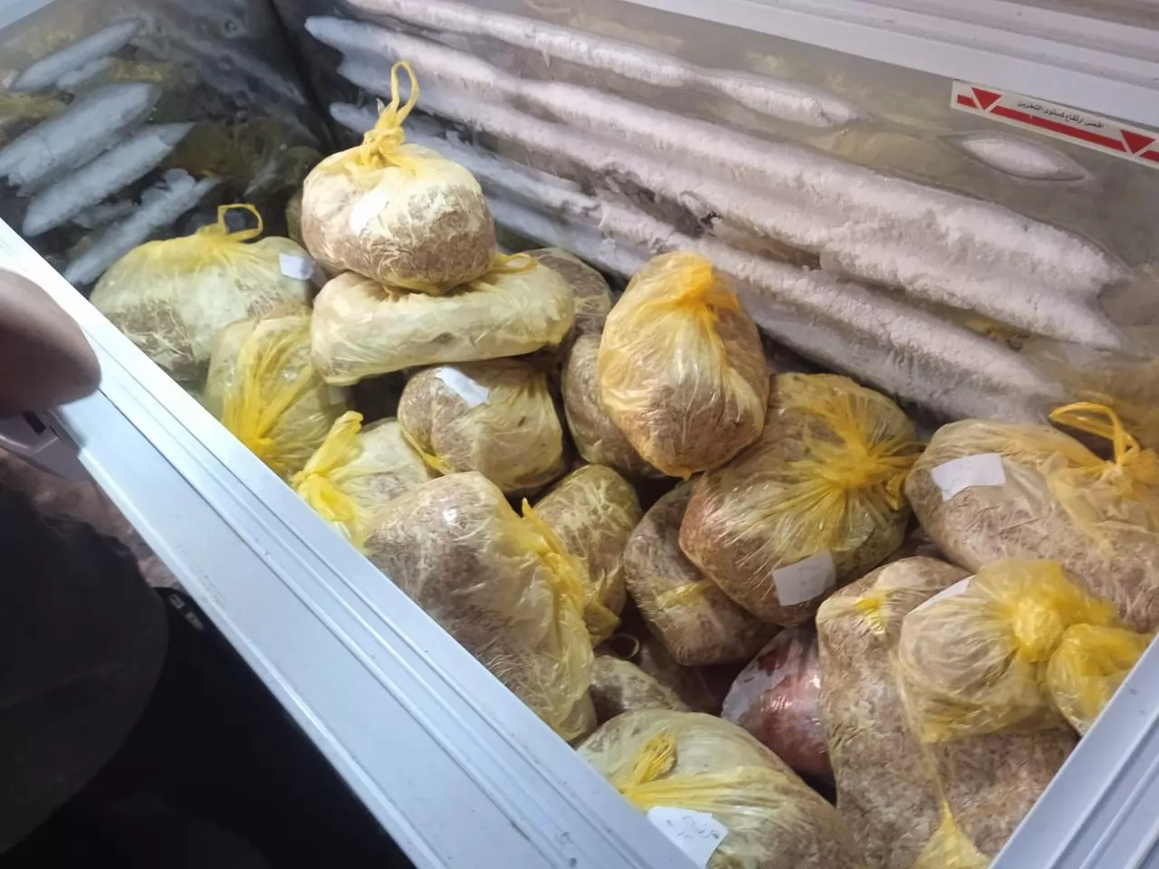 ضبط سلع منتهية الصلاحية و73 ألف لتر سولار قبل تهريبها بالمنيا