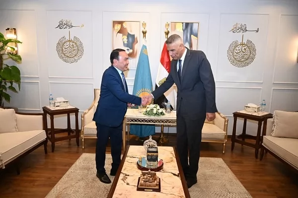  محافظ جنوب سيناء يبحث مع سفير كازاخستان تعزيز التعاون السياحي 