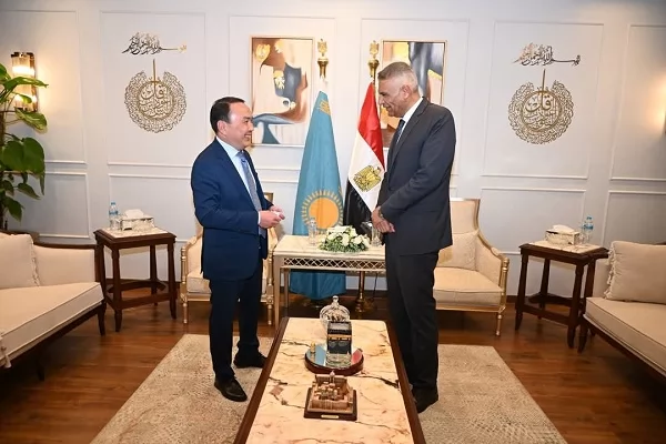  محافظ جنوب سيناء يبحث مع سفير كازاخستان تعزيز التعاون السياحي 