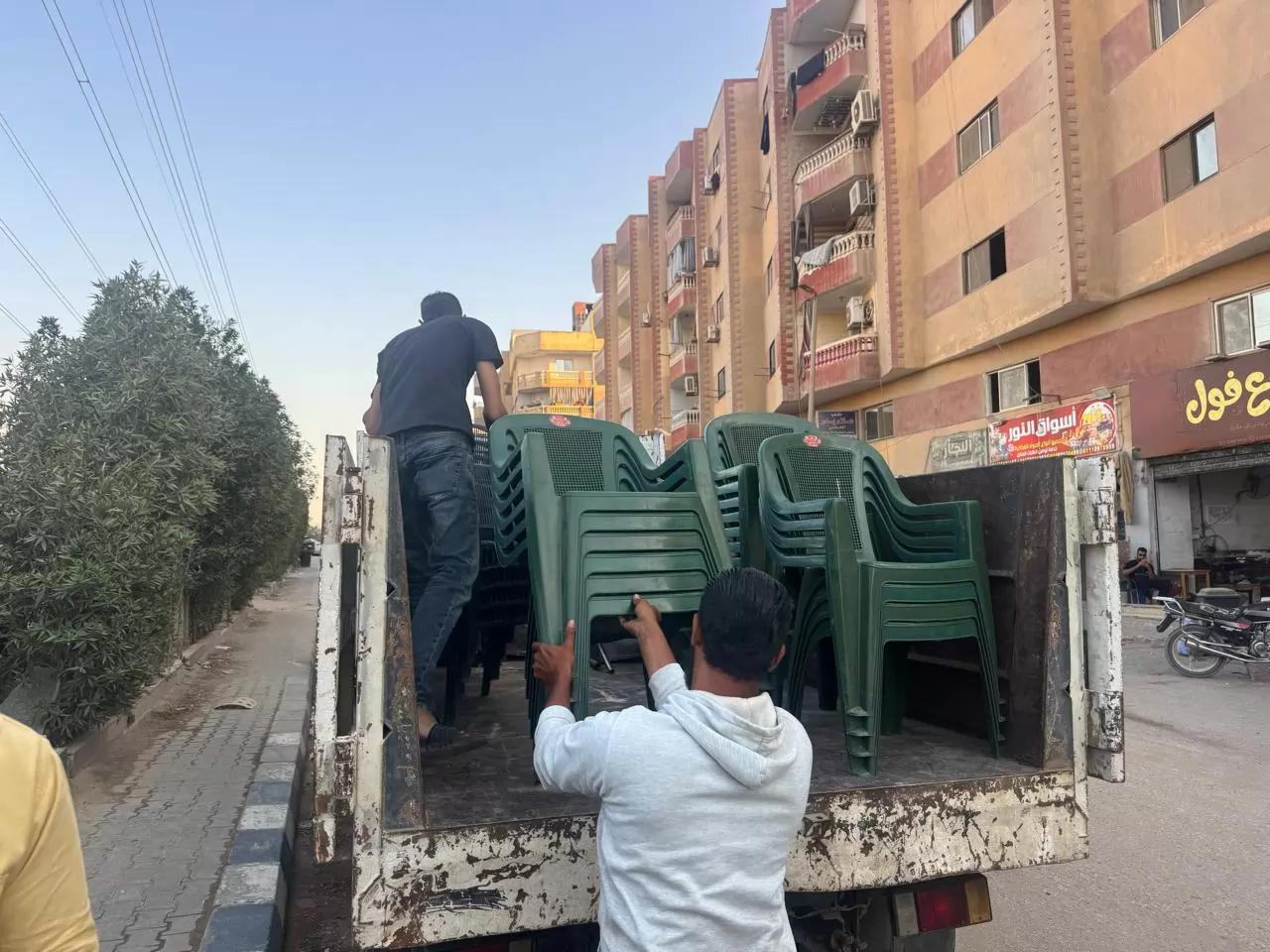       محافظ الجيزة يجري جولة مفاجئة بحدائق الأهرام 