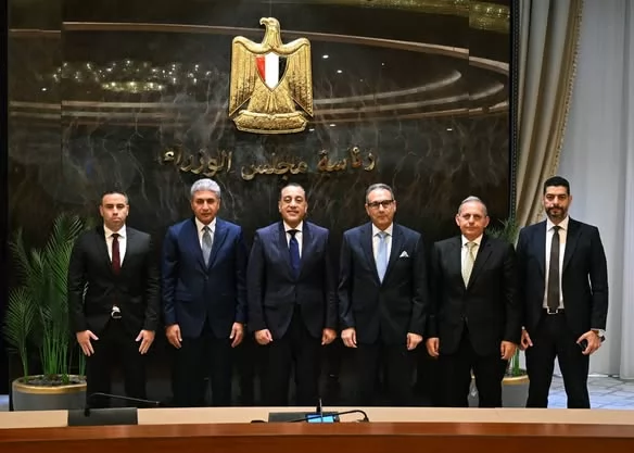 الحكومة تطلق منظومة التأشيرة الرقمية بمطار القاهرة 