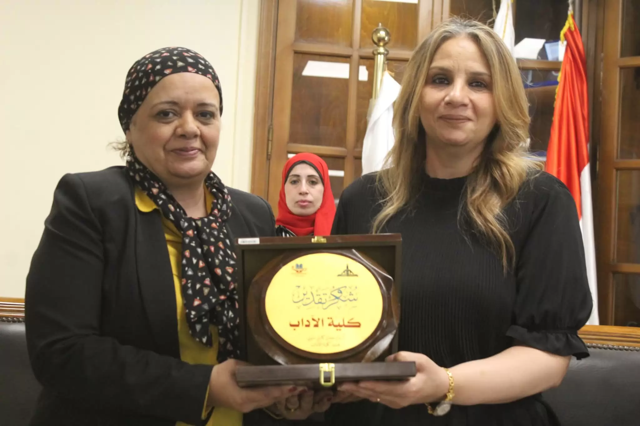 آداب عين شمس تحتفل تفعيل معامل الاختبارات الإلكترونية