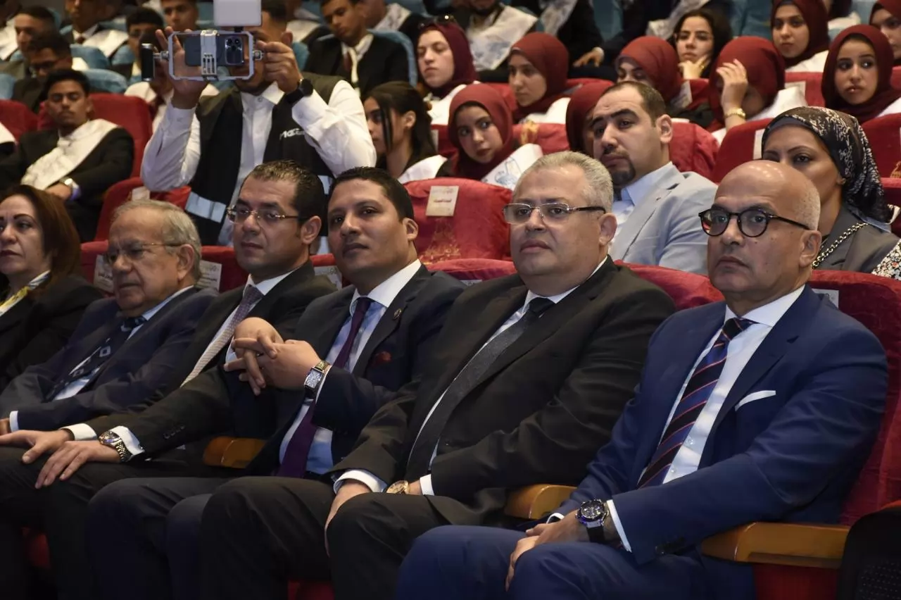 انطلاق فعاليات الصالون الثقافي بجامعة عين شمس