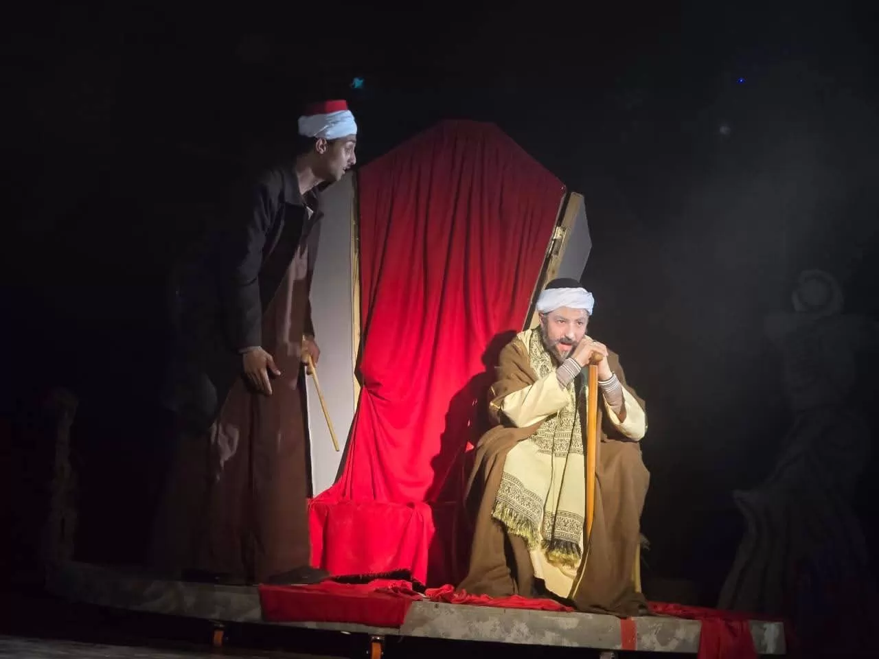 فريق كلية التربية للطفولة المبكرة يقدم العرض المسرحي (الدايرة) 