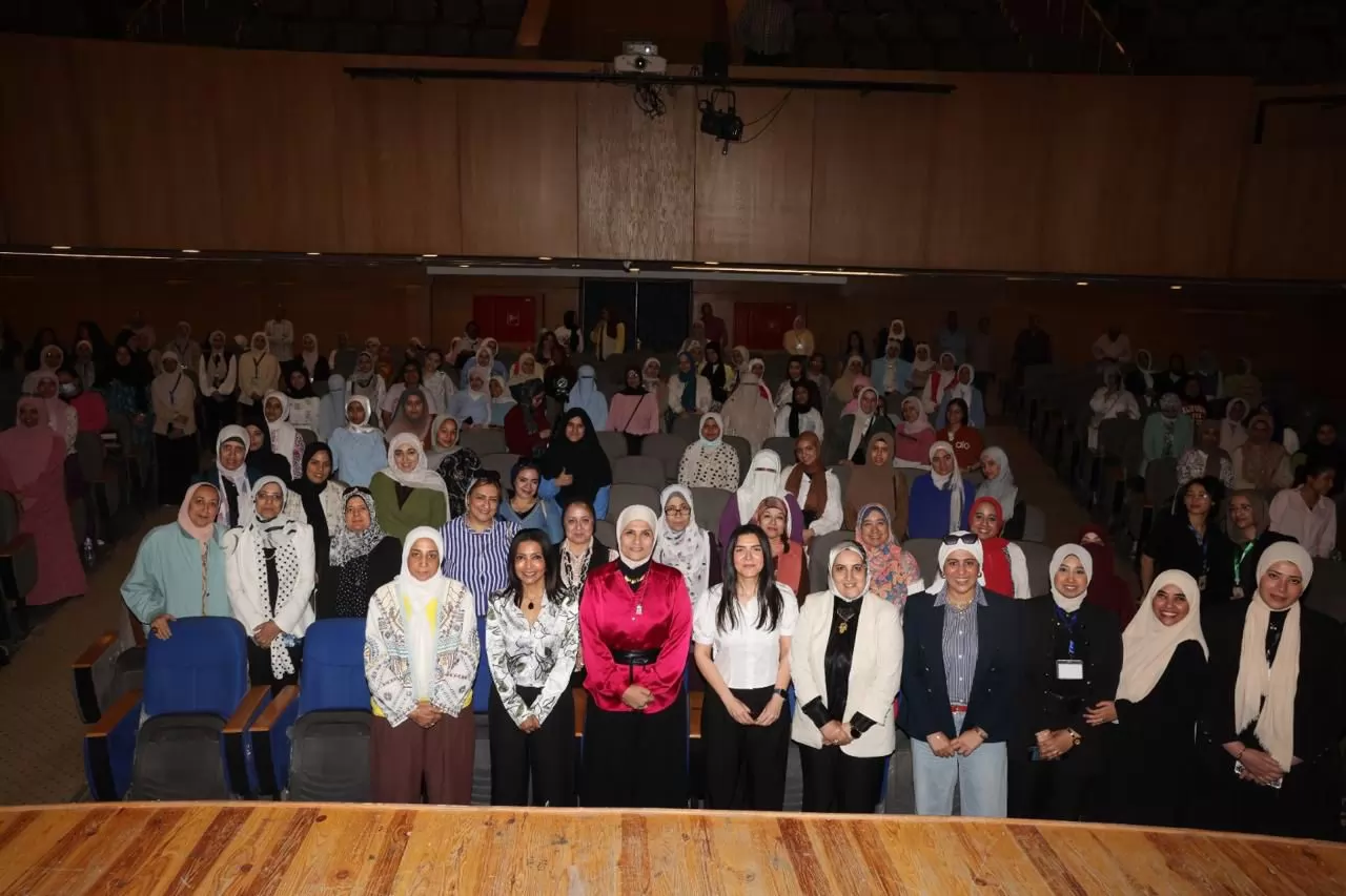 انطلاق فعاليات برنامج تمكين المرأة بجامعة عين شمس