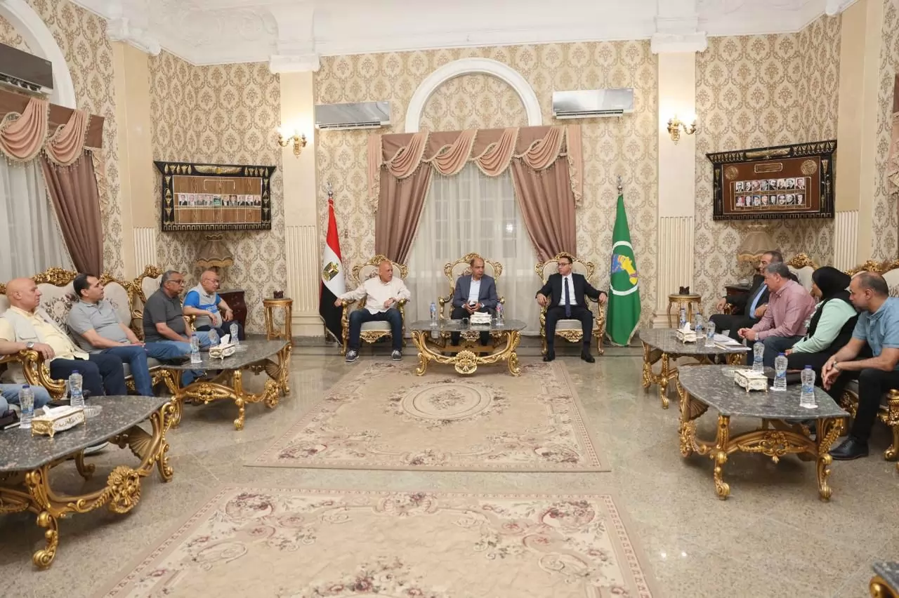 نائب وزيرة الإسكان يتابع مشروعات مياه الشرب والصرف الصحي بالمنيا