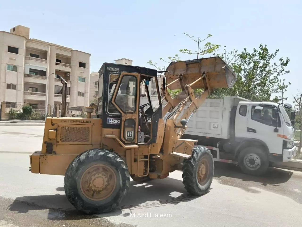 رئيس جهاز العبور فى جولة ميدانية موسعة بالحي التاسع 