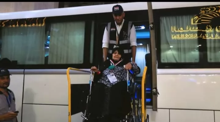 رئيس بعثة الحج: على جميع الحجاج المصريين ارتداء بطاقة نسك الذكية