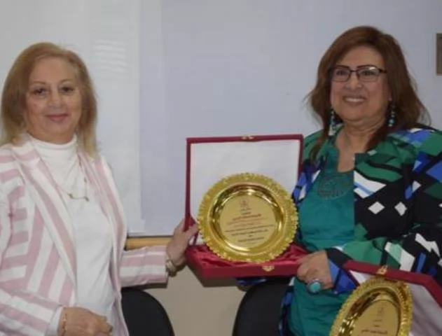 الجامعة المصرية الروسية تكرم أول فائزة بجائزة 