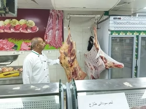 1407منفذ بيع ثابت ومتحرك لتوفير الحوم والسلع بأسعار مخفضة بالمنيا
