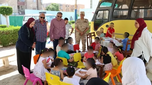 هدايا عينية لأيتام الإسماعيلية في عيد الأضحى..صور