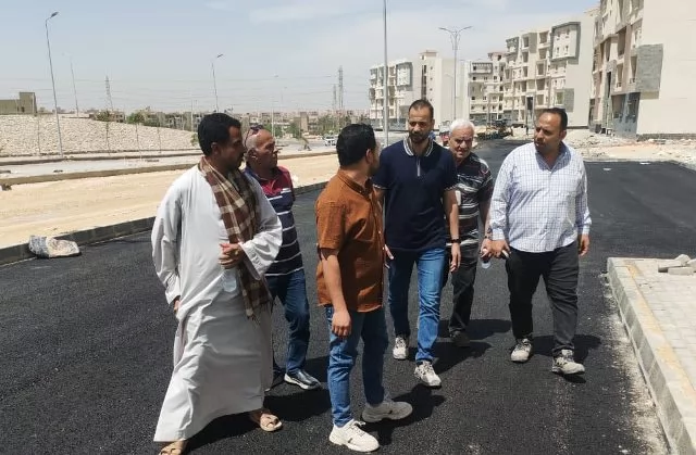 تعرف على أحدث مشروعات الطرق والتطوير فى مدينة 15 مايو.. بالصور