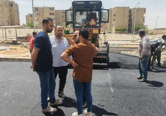 تعرف على أحدث مشروعات الطرق والتطوير فى مدينة 15 مايو.. بالصور