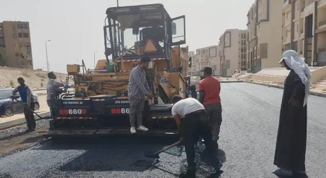 تعرف على أحدث مشروعات الطرق والتطوير فى مدينة 15 مايو.. بالصور