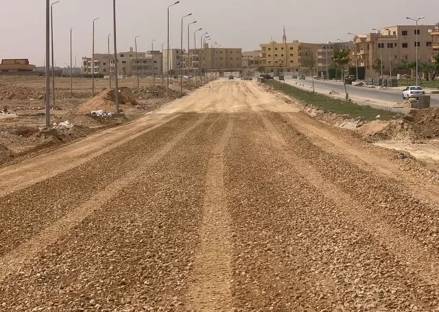 تفاصيل أحدث مشروعات الطرق والتطوير داخل مدينة الشروق.. بالصور