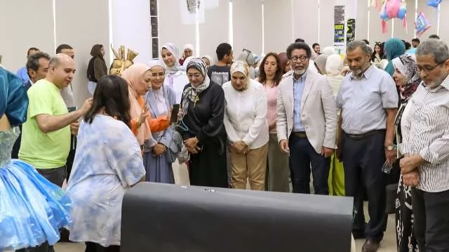 الجامعة المصرية الروسية تنظم معرض حصاد 4 بمشاركة 200 عمل فنى.. صو