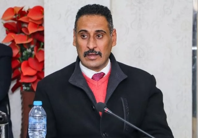 هيئة سلامة الغذاء فرع بدر يضبط 79 كيلو أغذية فاسدة من ماركت شهير.