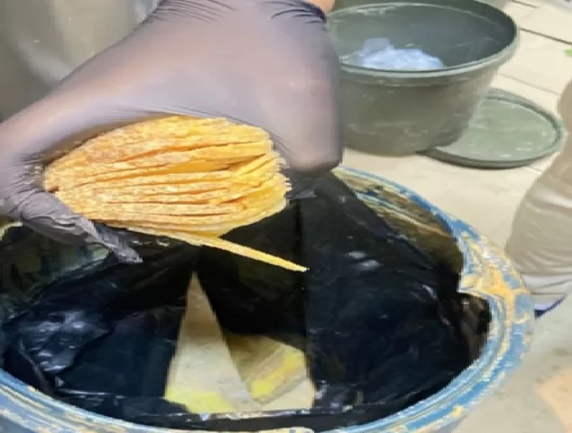 هيئة سلامة الغذاء فرع بدر يضبط 79 كيلو أغذية فاسدة من ماركت شهير.