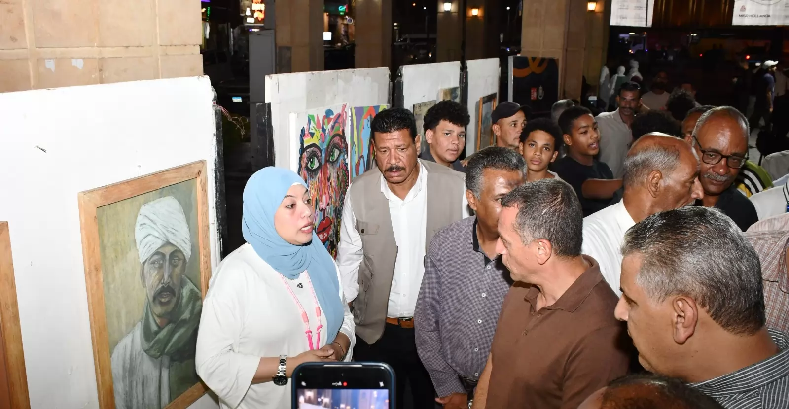  محافظ أسوان يفتتح فعاليات مبادرة شارع الفن بميدان المحطة