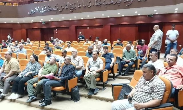 نتائج إيجابية بعد اجتماع قيادات جهاز بدر مع ممثلى السكان فى المدي