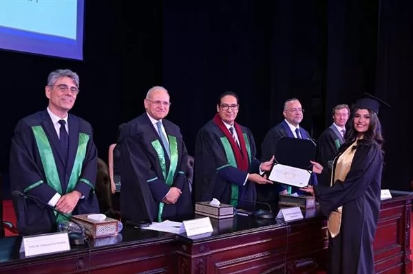 جامعة القاهرة تحتفل بتخريج دفعة جديدة من كلية حقوق السوربون