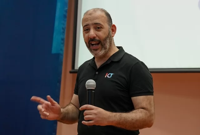 الجامعة المصرية الروسية تعلن الفائزين فى رالى السيارات الروبوتية.