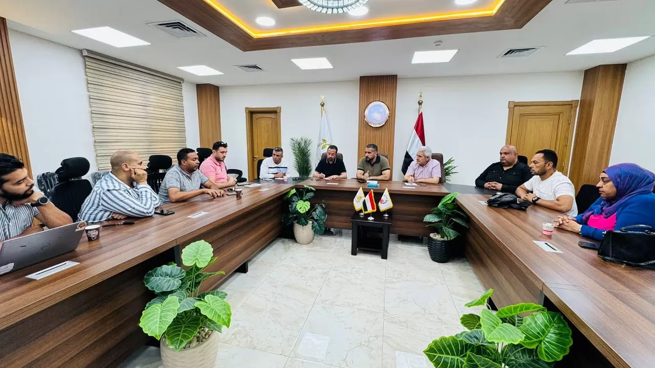  رئيس جهازالعبور الجديدة يلتقي بسكان حي النزهة لمناقشة مطالبهم 