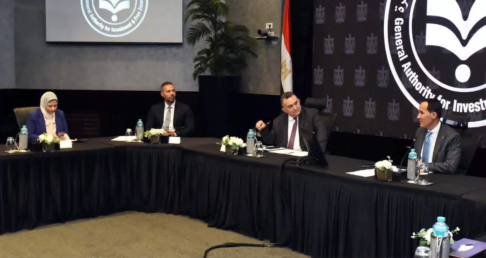 محمد فريد صالح: نولي أهمية كبيرة للتنمية وتشجيع الاستثمار