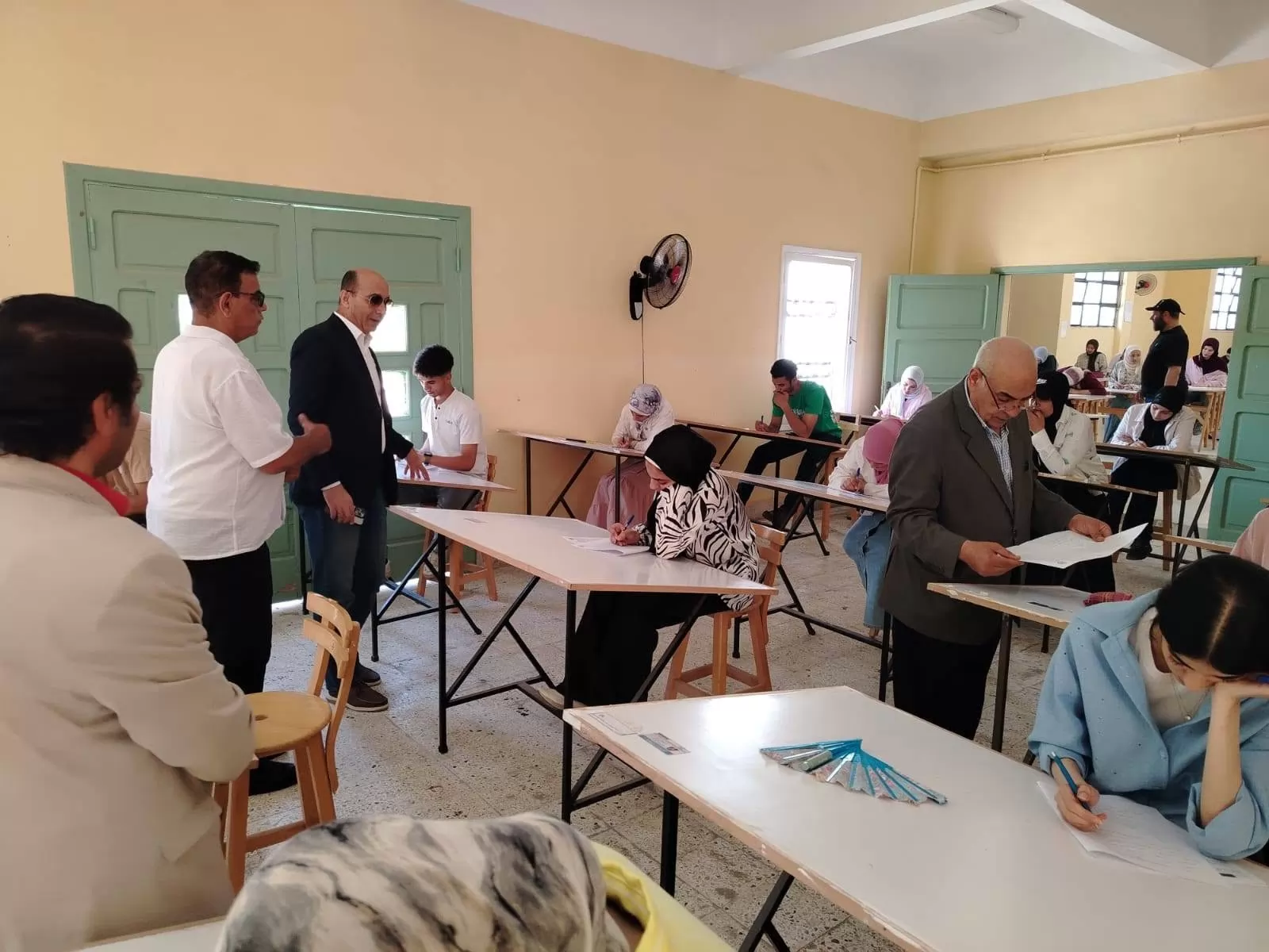  رئيس جامعة دمنهور يتفقد انضباط لجان الامتحانات بكليات  النوبارية