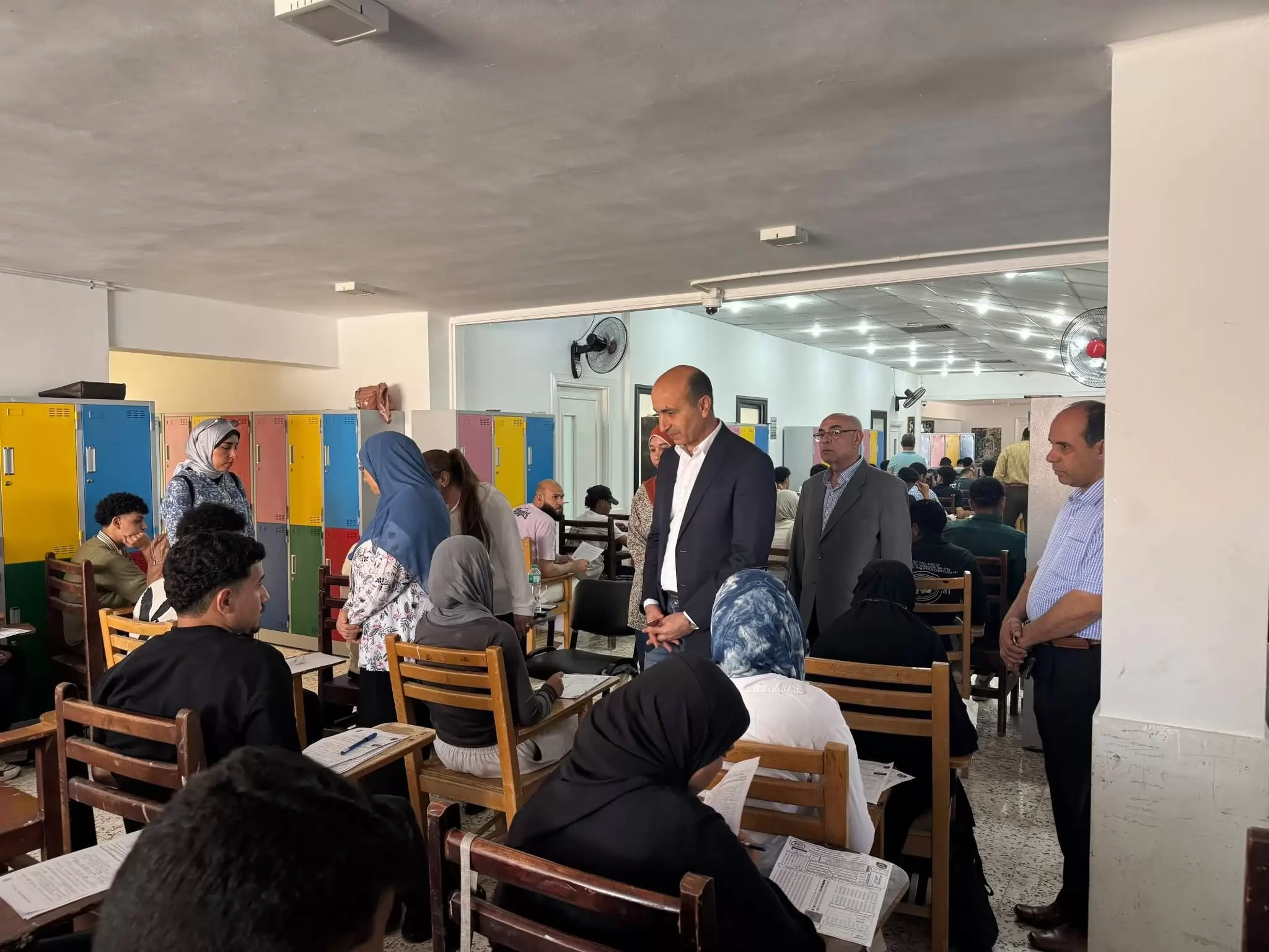  رئيس جامعة دمنهور يتفقد انضباط لجان الامتحانات بكليات  النوبارية