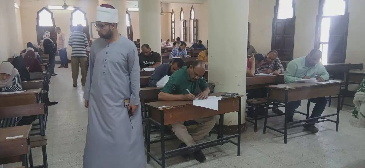 مدير الدعوة يتفقد اختبارات المركز الثقافي الإسلامي بالمنيا