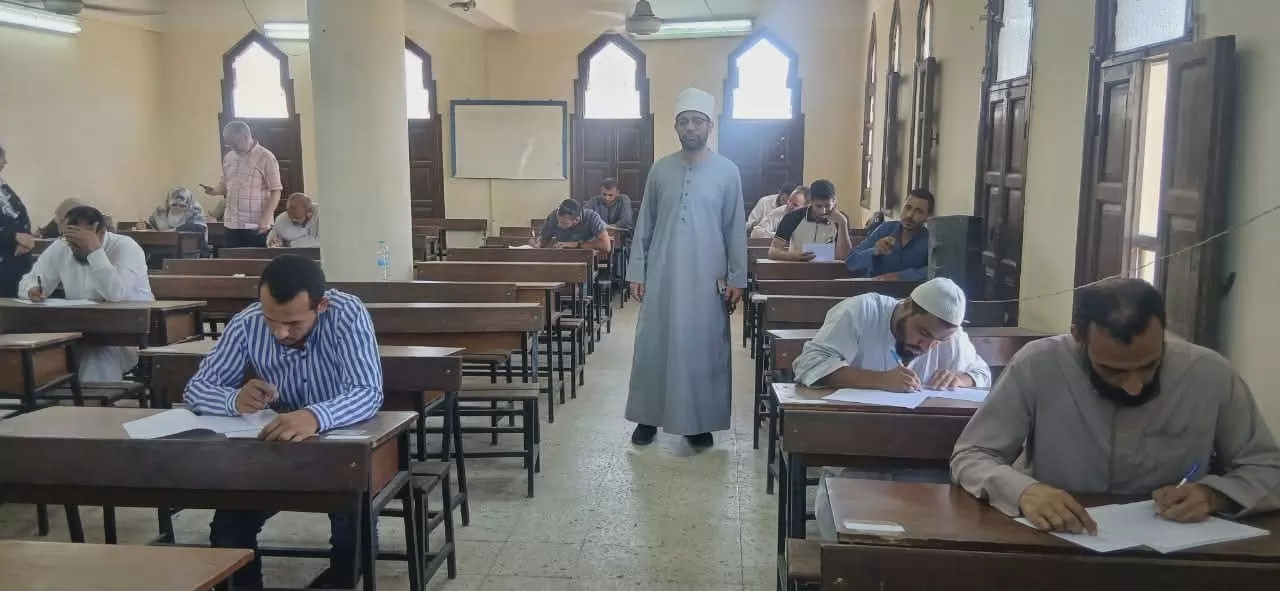مدير الدعوة يتفقد اختبارات المركز الثقافي الإسلامي بالمنيا
