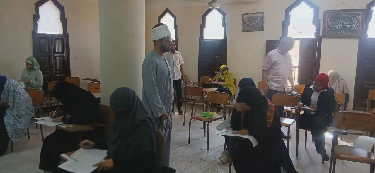 مدير الدعوة يتفقد اختبارات المركز الثقافي الإسلامي بالمنيا