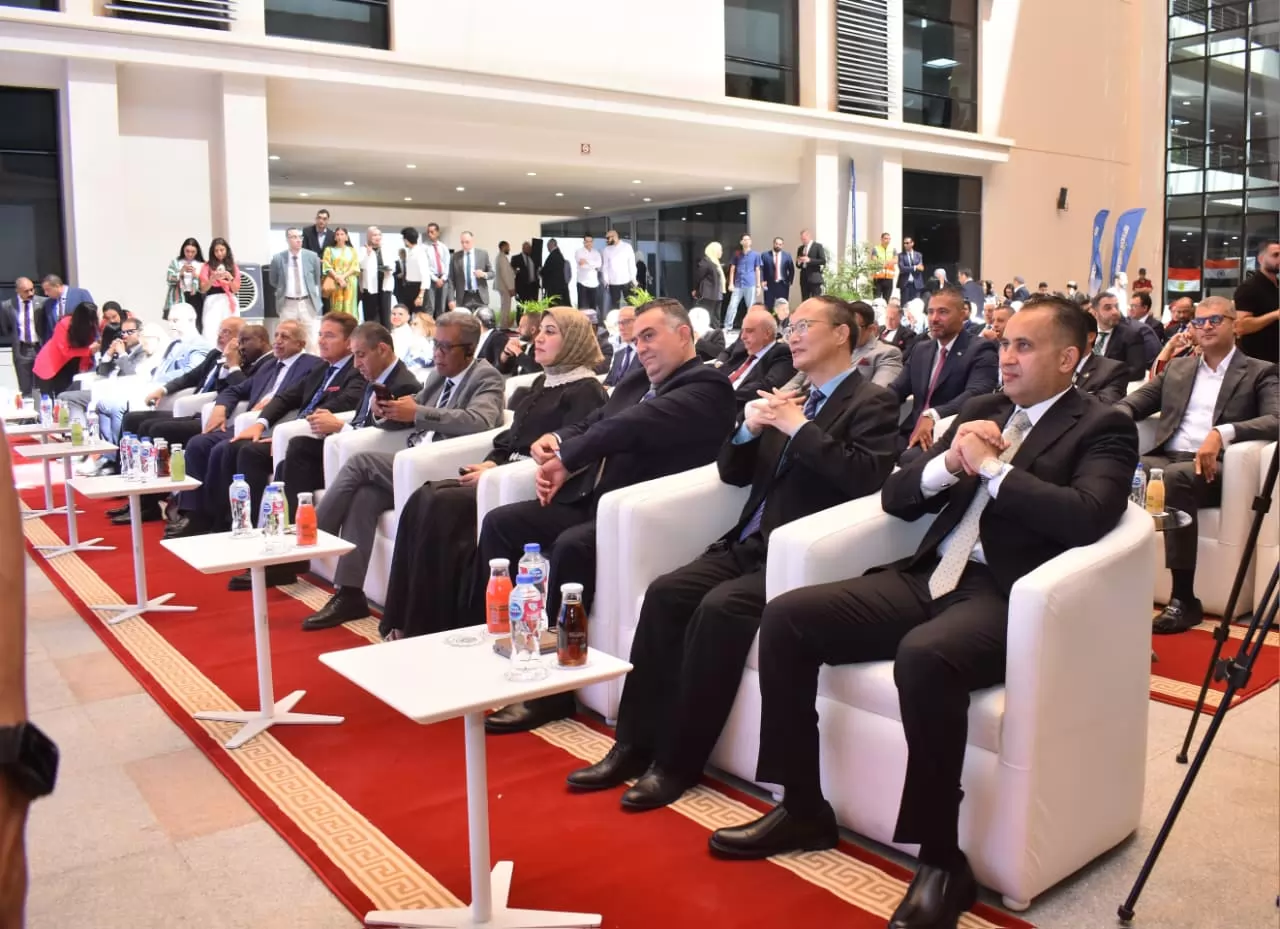 رئيس جهاز العلمين الجديدة يستعرض فرص الاستثمار بالمدينة .. صور