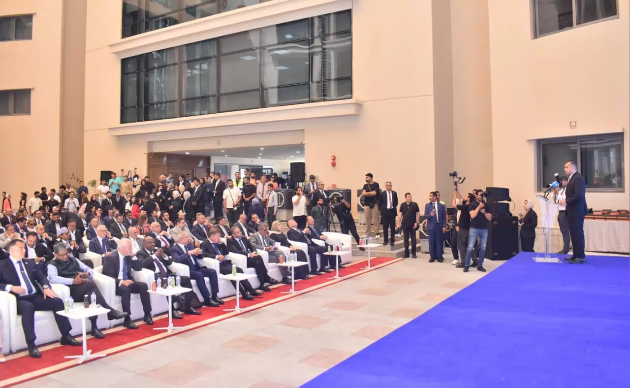 رئيس جهاز العلمين الجديدة يستعرض فرص الاستثمار بالمدينة .. صور