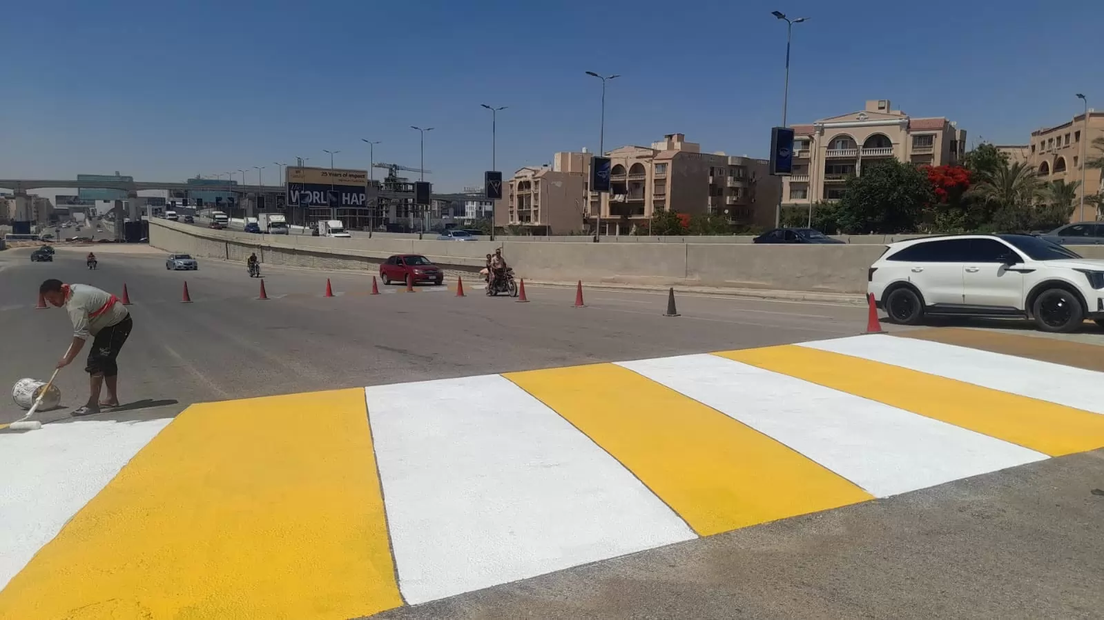 تطوير وتجميل شارع محمد نجيب بالتجمع الخامس بالقاهرة الجديدة ..صور