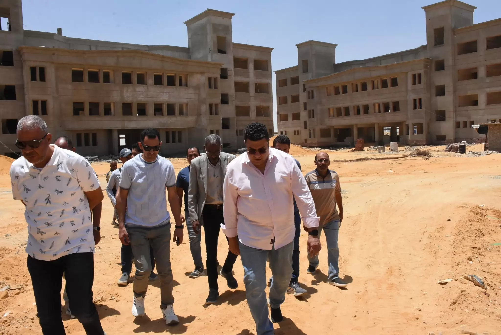  رئيس جهاز القاهرة الجديدة يتابع إنشاء مدرسة جديدة بمشروع سكن مصر