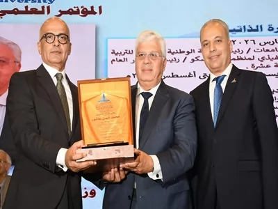 رئيس جامعة عين شمس يشهد فعاليات المؤتمر العلمي لكلية الهندسة