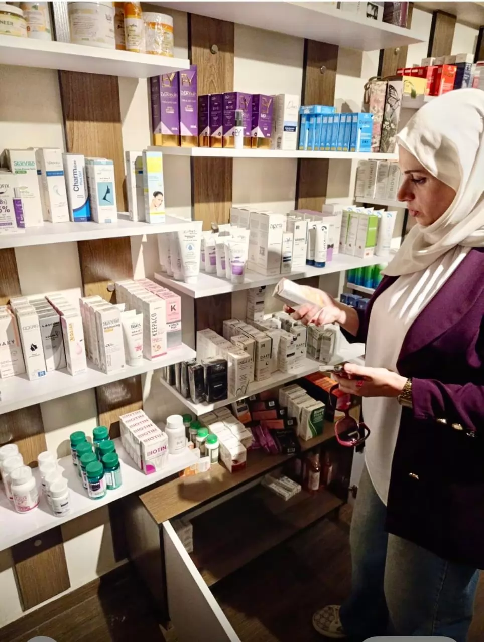 ضبط أدوية و مكملات غذائية منتهية الصلاحية في الإسماعيلية..صور