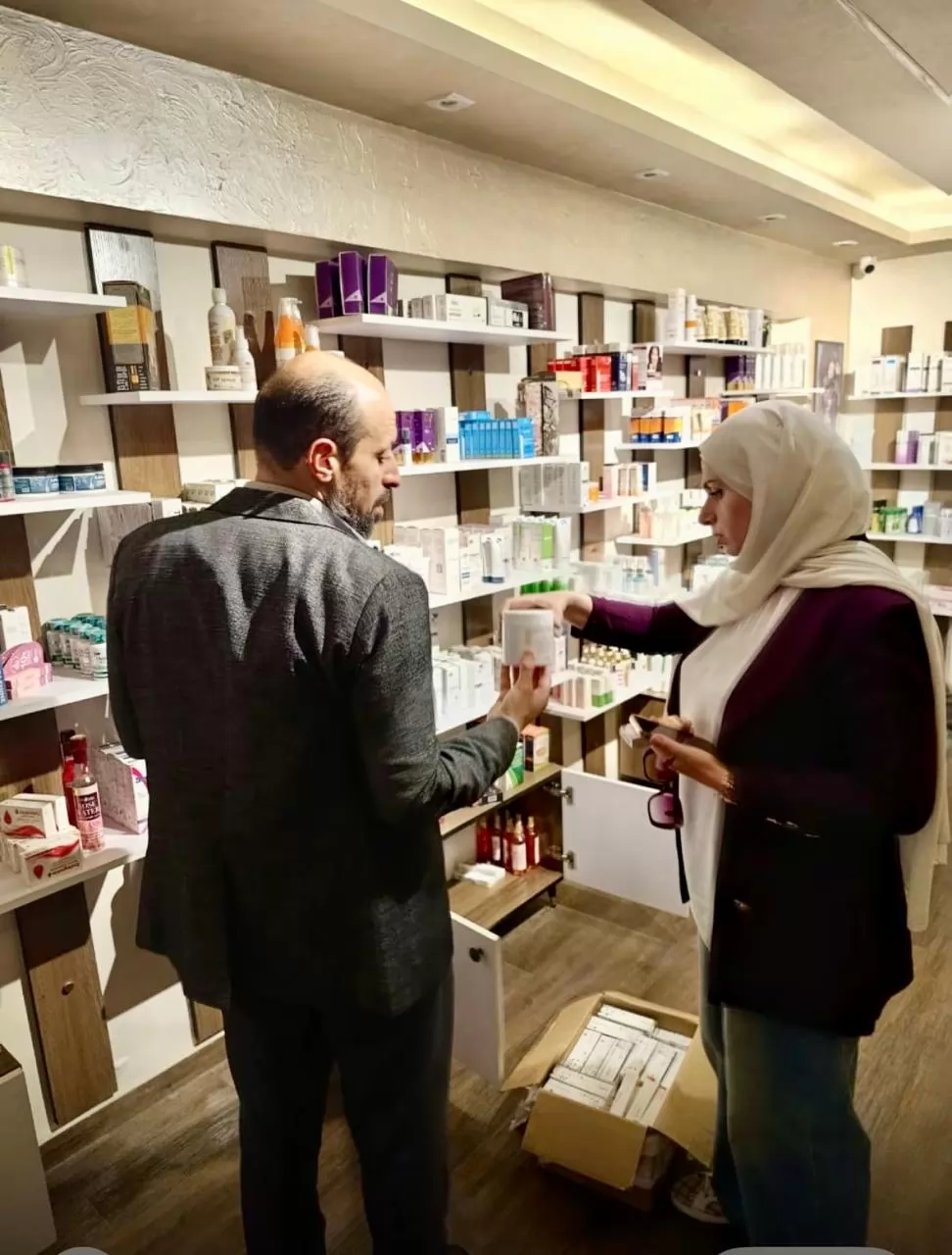 ضبط أدوية و مكملات غذائية منتهية الصلاحية في الإسماعيلية..صور