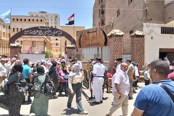 ارتياح بين طلاب أسيوط بعد أداء امتحان الدين والتربية الوطنية