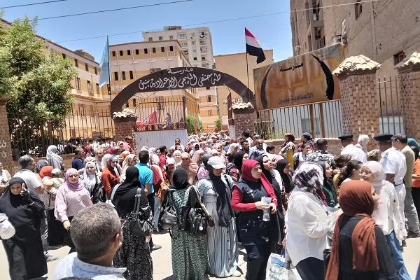 ارتياح بين طلاب أسيوط بعد أداء امتحان الدين والتربية الوطنية